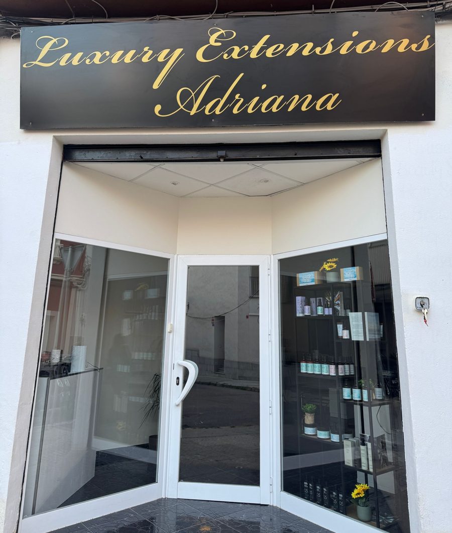 Fachada del salón Luxury Extensions Adriana en Palma de Mallorca